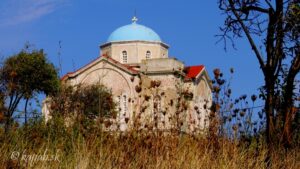 Mitata - kostol Agia Triada po zemetrasení