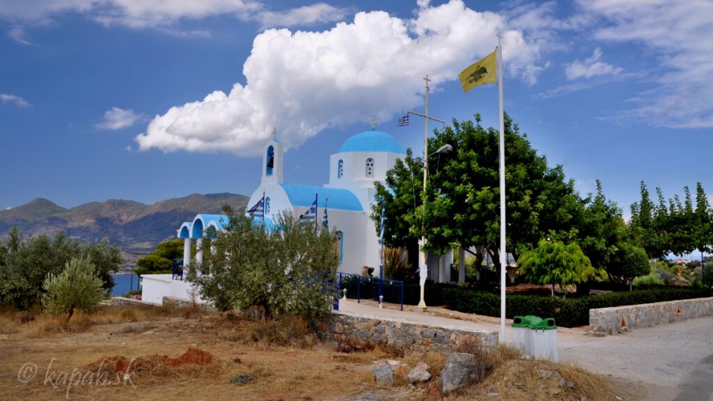 Kantia - Poros - Methaná Kostol Agios Kiprianos medzi dedinami Taktikopouli a Metamorphosi.