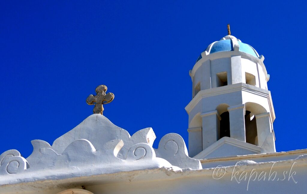 Tinos - jeden z tinoských kostolov