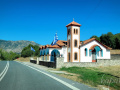 Cestou míňame Kostol Panagia nad dedinou Panagitsa.