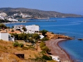 Pohľad na pláž Firi Amos na Kythire, v pozadí Agia Pelagia