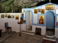 Kythira - jaskyne - Agia Sofia s kostolíkom neďaleko Katouni