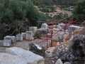 Obrovské kvádre pripravené na čiastočnú rekonštrukciu Akropoly Sami, Kefalónia
