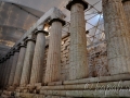 Mramorové stĺpy v Apolónovom chráme