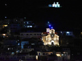 Kostol sv. Filipa v Batsi s večerným osvetlením