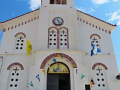 Kostol sv. Filipa v Batsi. Je otvorený, tak vojdeme dnu