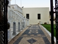 Falatados, kamienkami dláždený chodník do kostola Ag. Ioannis, Tinos