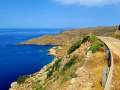 Kythirské pláže  - cesta  k pláži Feloti vedie po úbočí vrchu Agia Elessa