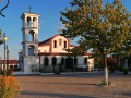Tinos a Andros - itinerár 2021  Kostol v dedinke Fanos. Chceli sme sa zastaviť v pekárni, mali už zatvorené.