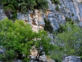 Zagori - Monodendri, kláštor Agia Paraskevi. Tu bola cesta na skalnú rímsu nad roklinou Vikos.