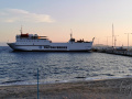 Kythira 2022 - Náš trajekt v malom prístave v Neapoli Voion
