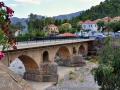 Leonidio, jeden z mostov nad vyschnutým korytom rieky Dafnon
