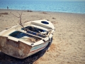Opustená loďka na pláži Mavrovouni pod Gytheom