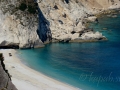 Jaskyňa na pláži Myrtos