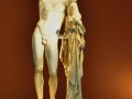 Olympia, socha Hermésa s malým Dionýzom od sochára Praxitela zo 4. stor. pred n. l., ktorú našli v ruinách Hérinho chrámu.