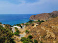 Kláštor Agia Markella a pláž nazvaná podľa patrónky ostrova
