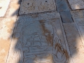 Pyrgos, Tinos, reliéf na dlažbe cintorína