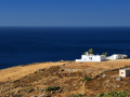 Ostrov Serifos, pohľad na juh ostrova s kostolom Ag. Sotiros