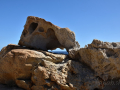 Ostrov Serifos - balvany za kostolom Agios Sostis na východe ostrova
