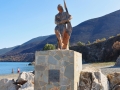 Skoutari, Mani, socha námorníka na južnom konci Skoutari