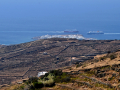 Tinos - dediny, Triantaros, pohľad na Choru a trajekty, ktoré sa plavia sem a tam z Rafiny