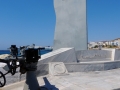 Tinos, Chora, pamätník námorníkom z krížnika Elli