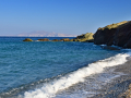 Tinos - pláže, Lichnaftia, na obzore Mykonos